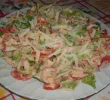 Смачний салат з креветками і помідорами