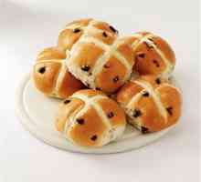 Англійські великодні булочки "hot cross buns"