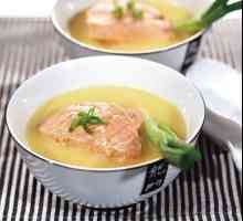 Як приготувати холодний суп з лосося з луком-пореєм
