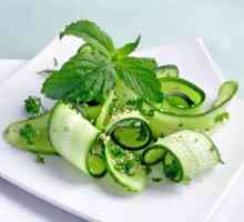Як приготувати салат зі свіжих огірків