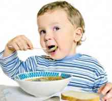 Як переконати дитину їсти супи