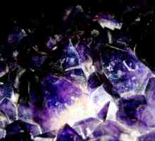 Які дорогоцінні камені бувають фіолетового кольору