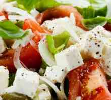 Який зробити салат з перцю, помідорів і огірків