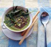 Крем-суп з квасолі з соусом з чорносливу