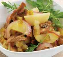 Рецепт смачного салату з солоних грибів