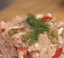 Салат з печінки тріски з помідорами і рисом