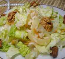 Салат з пекінською капустою, рисом і кальмарами