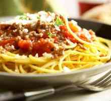 Спагеті з морквяної пастою