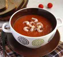 Томатний суп з креветками і горілкою