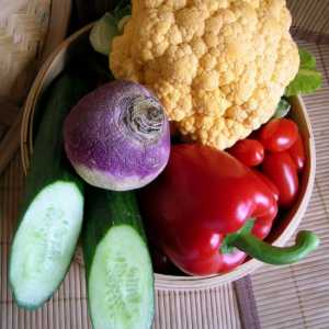 Як приготувати кольорову капусту в сухарях