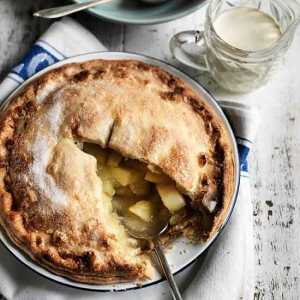Як приготувати яблучний пиріг-перевертиш з кукурудзяним борошном?