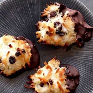 Як приготувати кокосове печиво в шоколаді