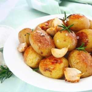 Як приготувати круглу картоплю зі сметаною і зеленню
