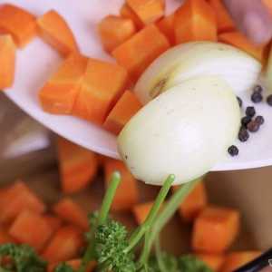 Як приготувати овочевий бульйон