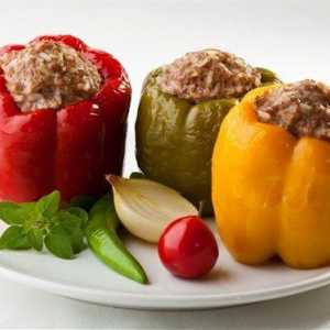 Як приготувати перець, фарширований овочами по-болгарськи