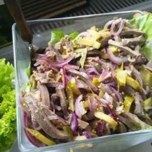 Як приготувати салат з мови