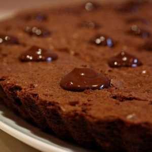 Як приготувати шоколадний пиріг з волоськими горіхами