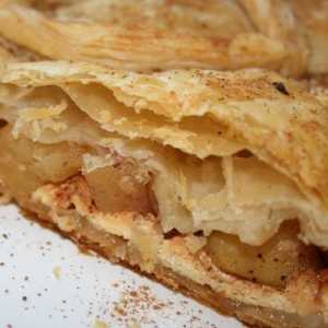 Як приготувати листковий пиріг з яблуками і сиром
