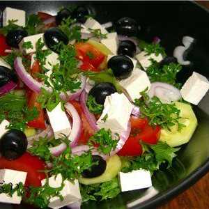 Як зробити грецький салат