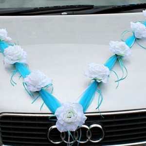 Як прикрасити весільну авто