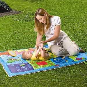 Як вибрати розвиваючий килимок для дитини