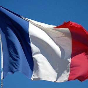 Як виглядає прапор і герб франції