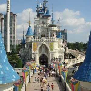 Lotte world - тематичний парк в сеулі