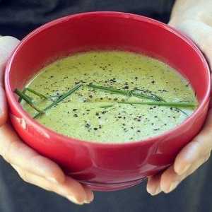 М`ятний крем-суп з кукурудзи і горошку