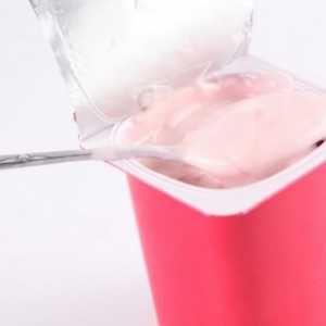 Натуральний йогурт: чим він відрізняється