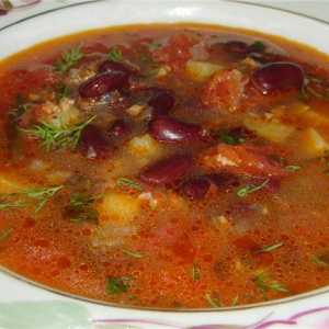 Гострий суп зі свинини з чорною квасолею