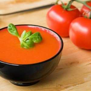 Пряний томатний суп з ревенем