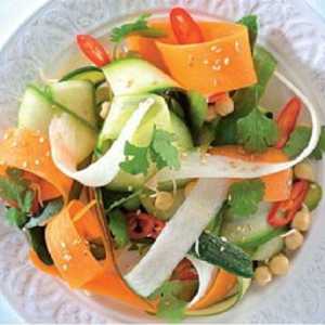 Салат з овочевої локшини