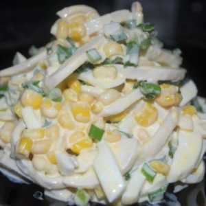 Салат з кальмарами, кукурудзою і рисом