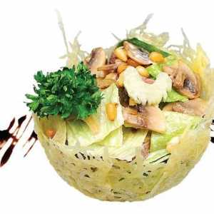 Салат в кошиках з «пармезану»