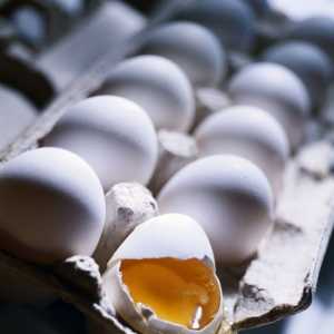 Скільки зберігаються курячі яйця в холодильнику